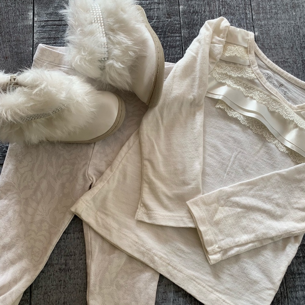 Cherokee Cream Lace Shirt and Legging Set